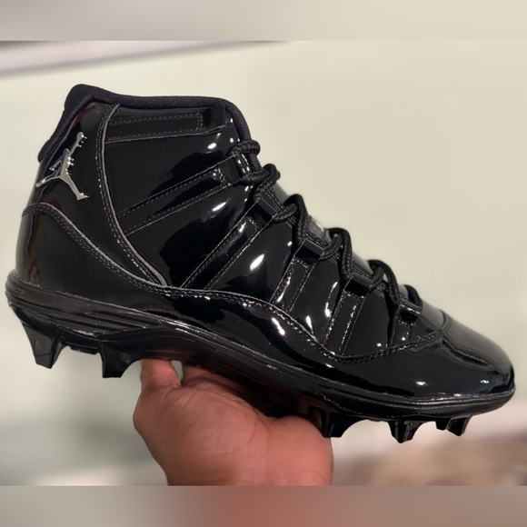 Jordan 11 “Patent Black” Mid TD Football Cleats - Picture 4 of 13